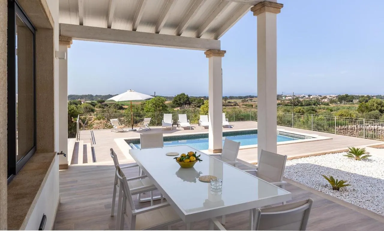 Casa de Férias Colonies Vila Ses Salines  Espanha